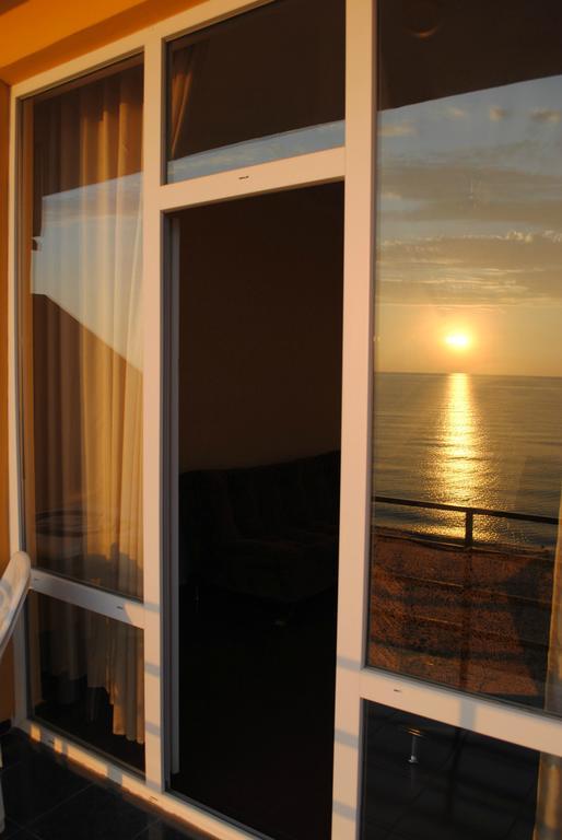 Hotel Lazuri In Kvariati Dış mekan fotoğraf