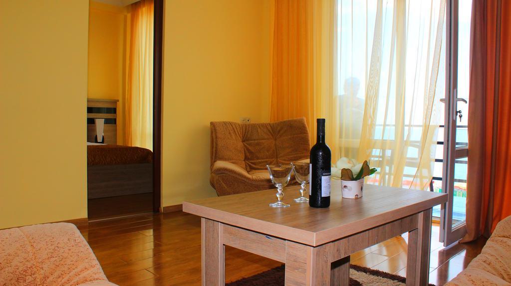 Hotel Lazuri In Kvariati Dış mekan fotoğraf