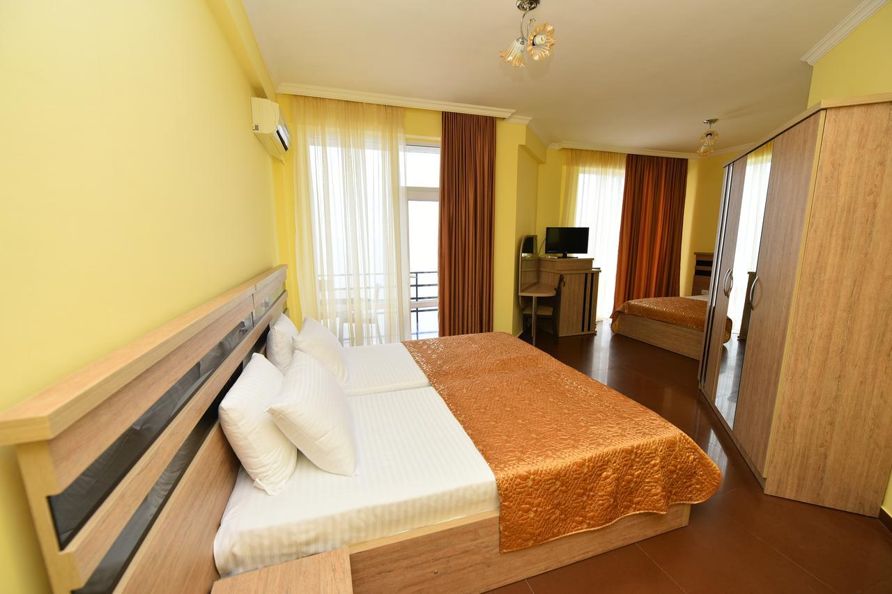 Hotel Lazuri In Kvariati Dış mekan fotoğraf