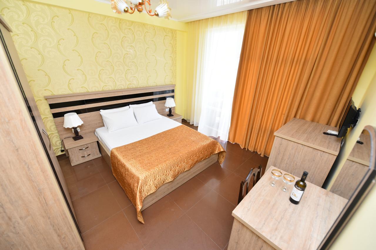 Hotel Lazuri In Kvariati Dış mekan fotoğraf